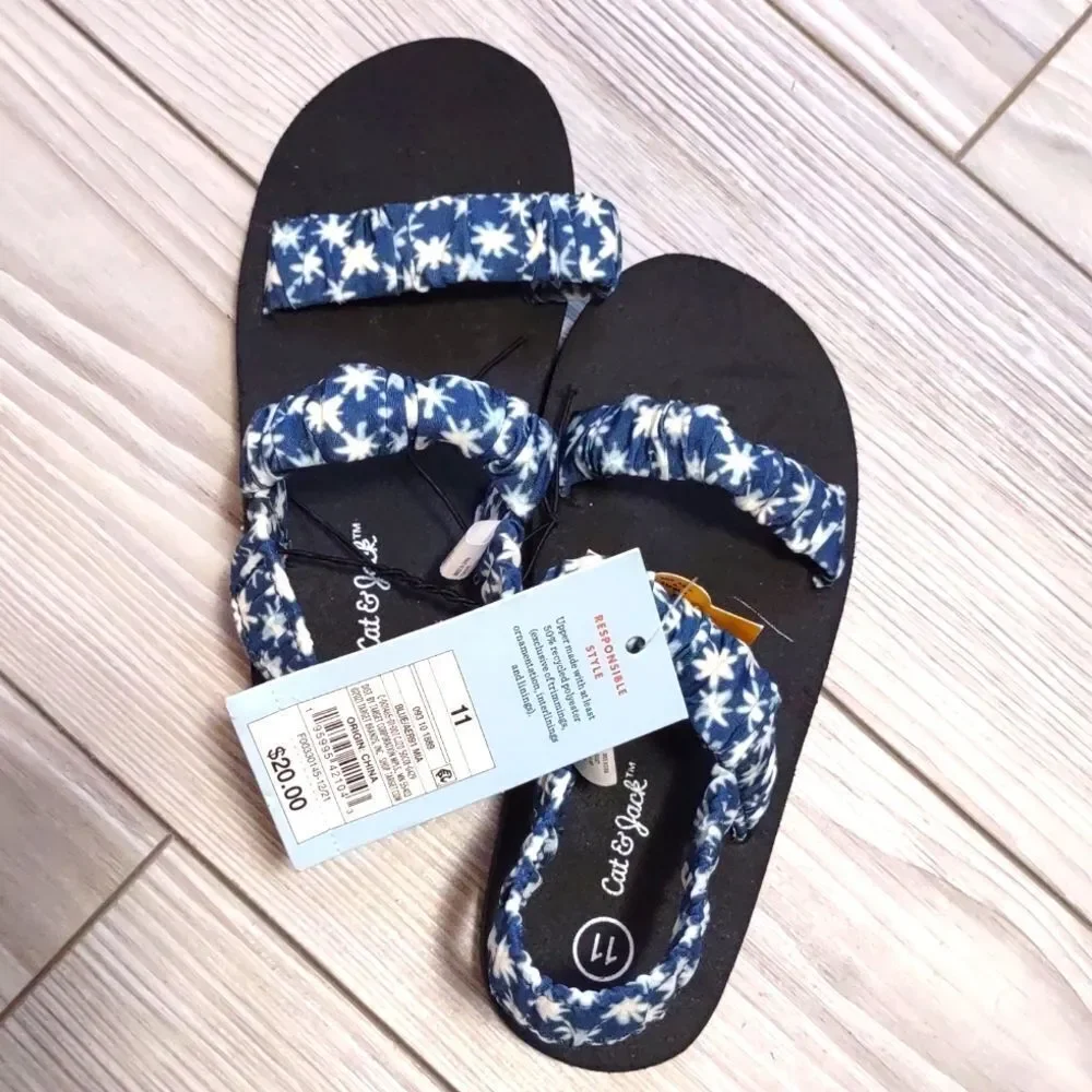 (19-0712) Cat & Jack Blue MIA  Siz 11